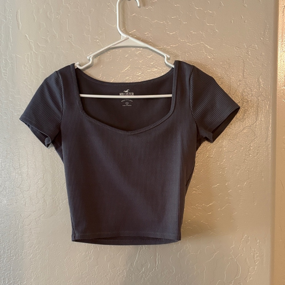 Hollister Dark Gray Ribbed Scoop Crop Top